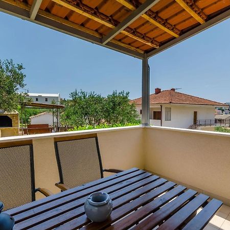 Apartments And Room Maestral โตรกีร์ ภายนอก รูปภาพ